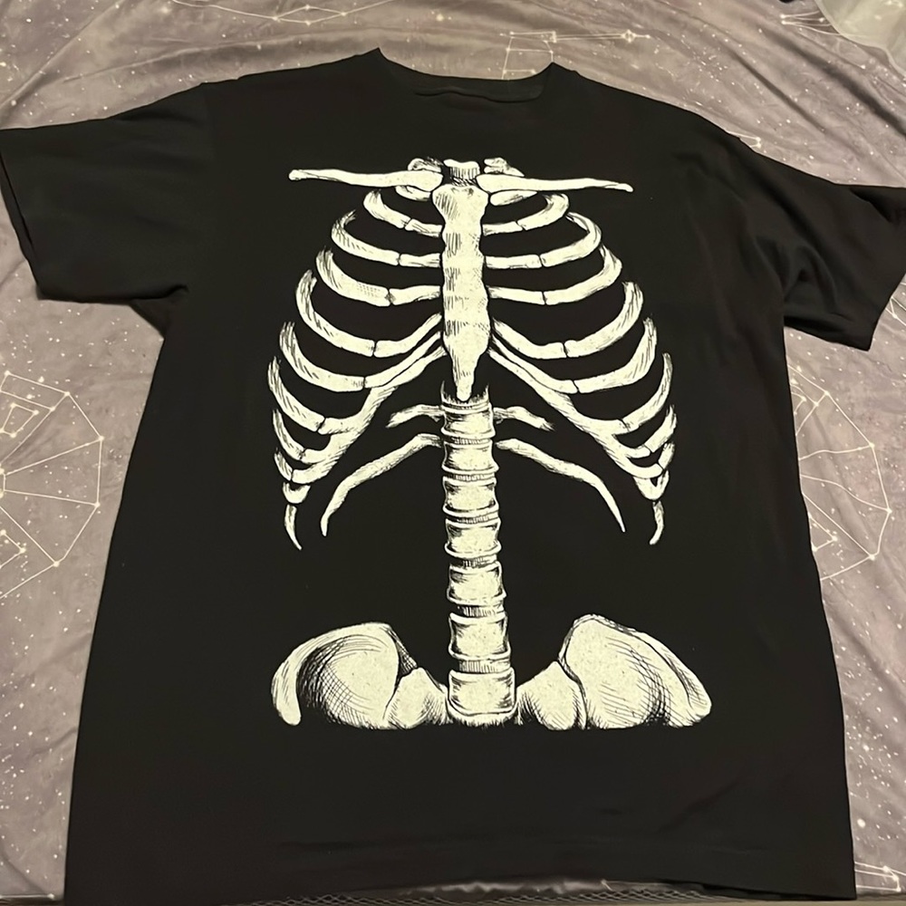 Glow in the dark skeleton T-shirt